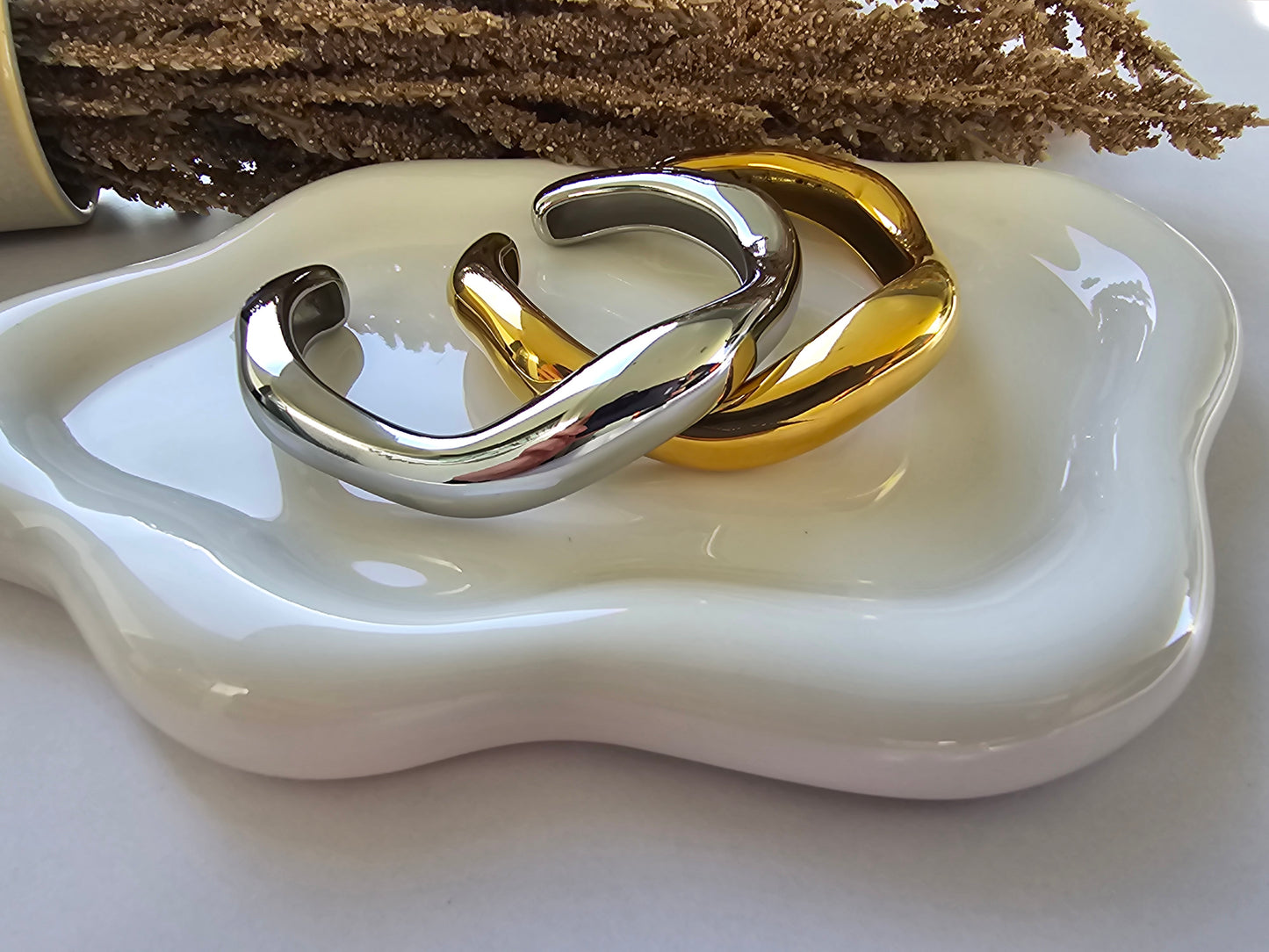 Mau Bangle