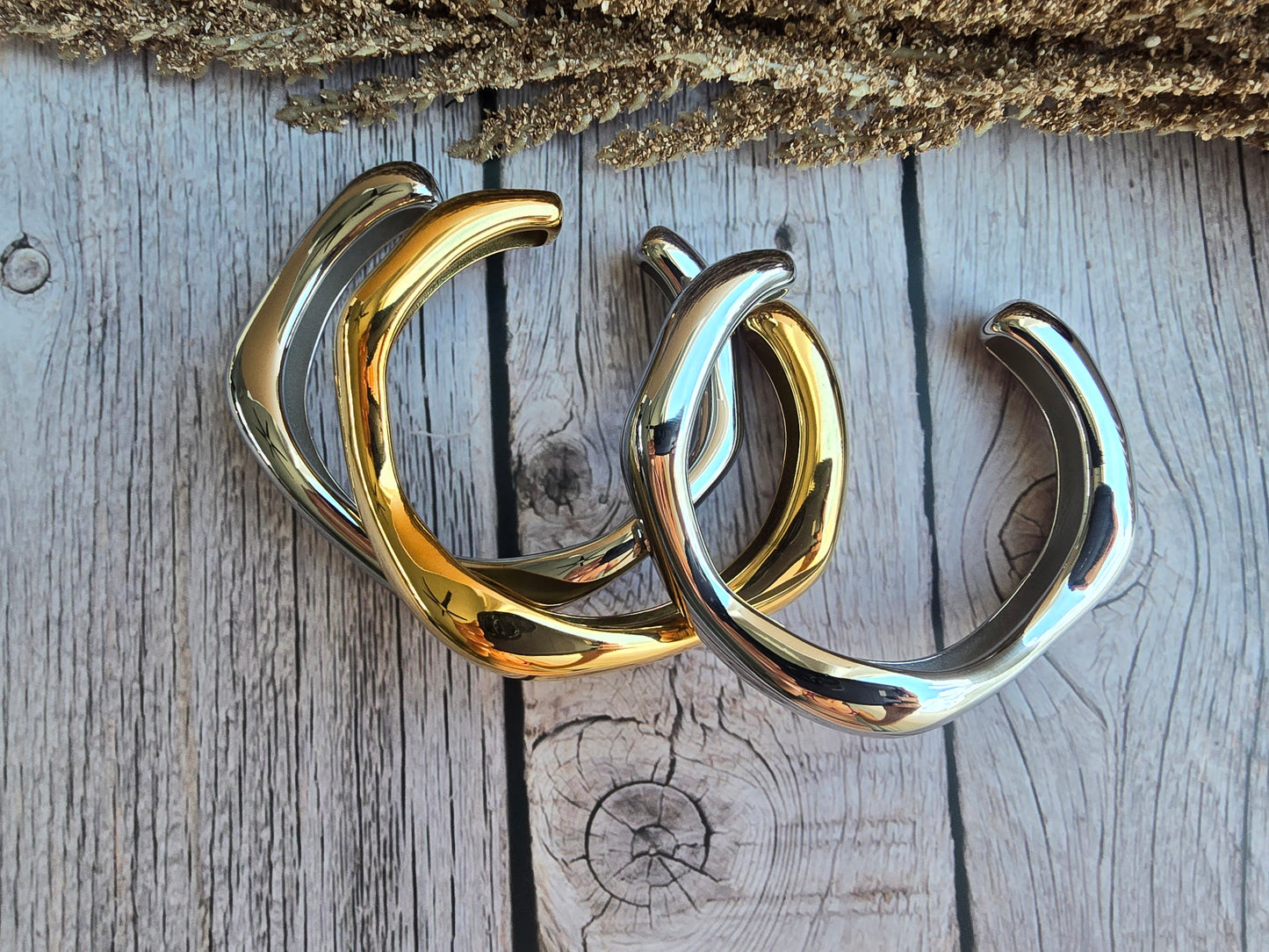 Mau Bangle